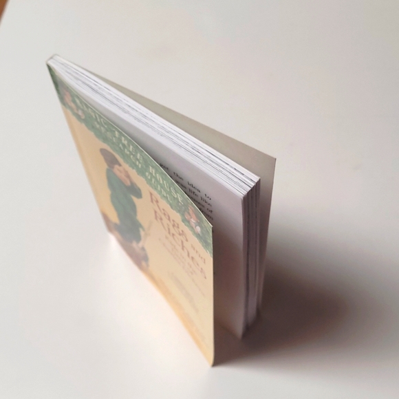 Magic Treehouse Book "Rags and Riches" - Kids in the Time of Charles Dickens - Picture 3 of 4